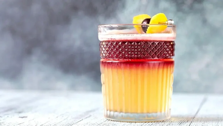New York Sour: A Classic Cocktail with a Modern Twist